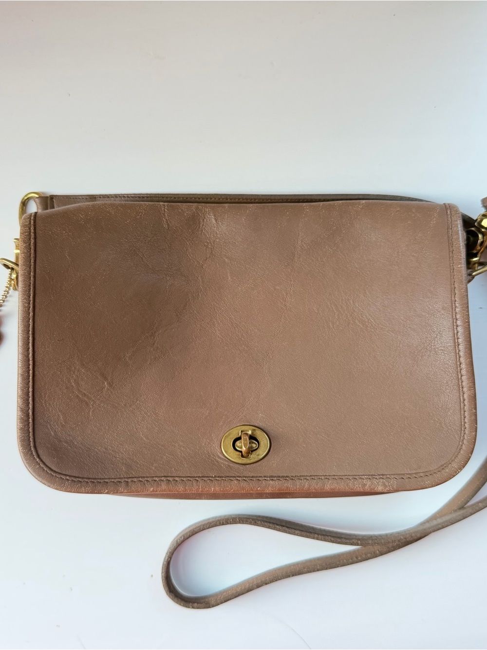 Coach 9755 Pocket Purse in Putty